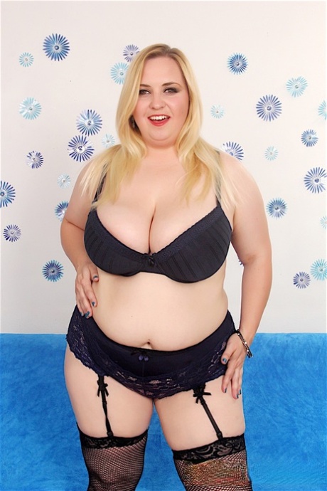 SSBBW Nikky Wilder with oiled big tits opens huge fatty legs & sucks big cock