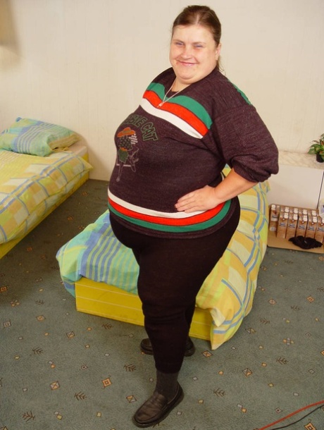 Obese grandmother has pussy to mouth sex with a physically fit young man