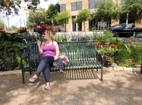 Fat blonde Dee Siren exposes herself in public before pussy play in a vehicle