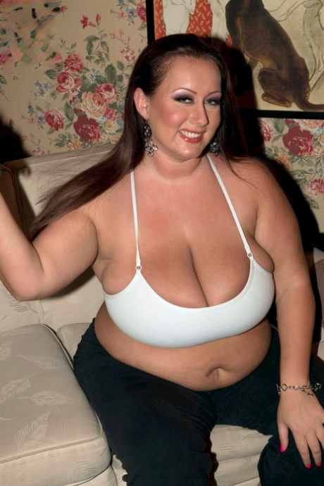 Hot BBW models flaunting their huge BBW boobs and dinner plate nipples