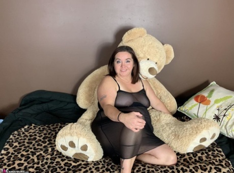 Older BBW Sexy Nebbw drips cum from her chin during POV action