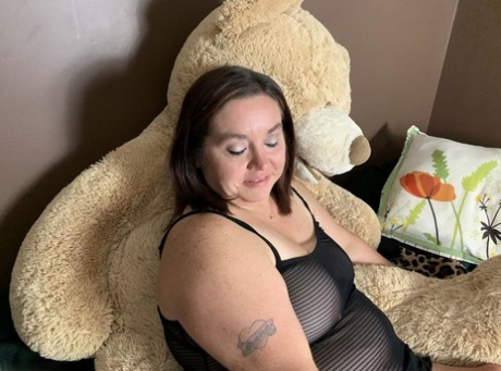Older BBW Sexy Nebbw drips cum from her chin during POV action