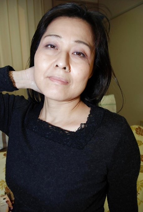 Close up masturbating scene features fatty Asian milf Mako Anzai