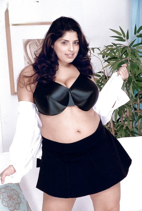 Fat European secretary Kerry Marie baring huge boobs during pornstar debut