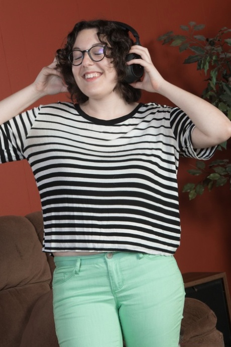 Chubby brunette in glasses Tamar spreading her welcoming hairy pussy