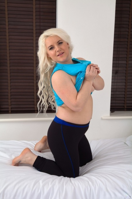 Fatty amateur blonde Lorissa revealing her natural boobs and hairy holes