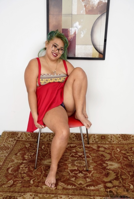 Amateur hippie Manila Bey undresses and shows her fat hairy body