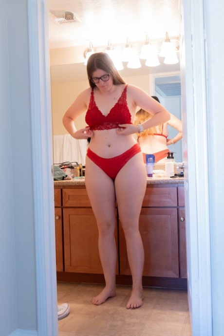 Amateur fatty Jacklyn gets filmed changing her clothes in the bathroom