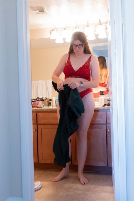 Amateur fatty Jacklyn gets filmed changing her clothes in the bathroom