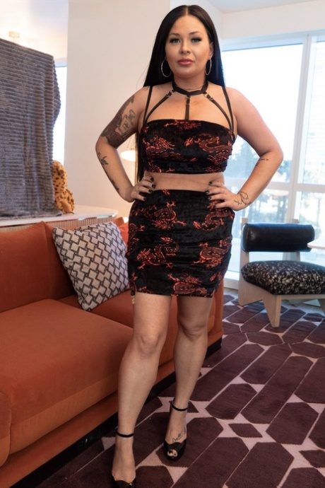 Chubby amateur London Rose undresses and flaunts her big boobs & round ass
