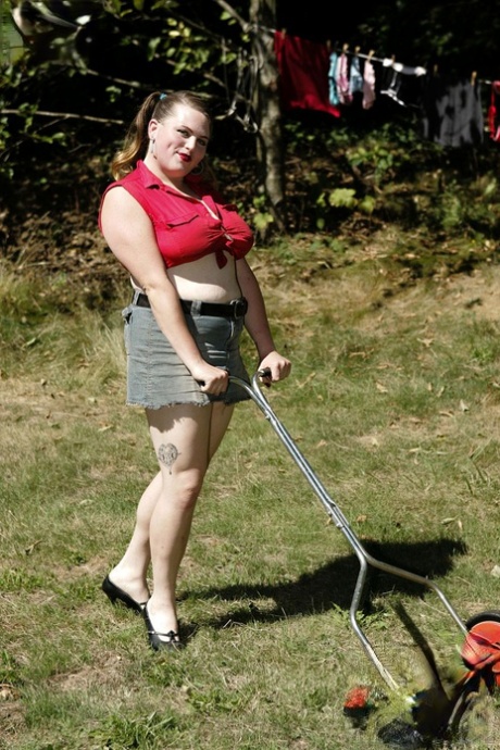 Grooby Girls starring Elsie Thorne Naked Photos
