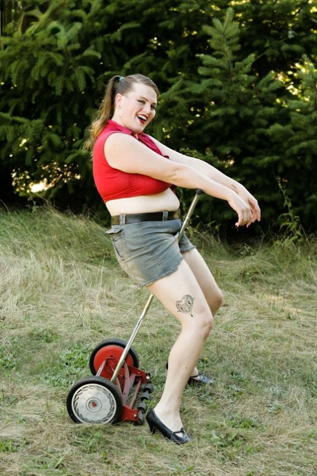 Grooby Girls starring Elsie Thorne Naked Photos
