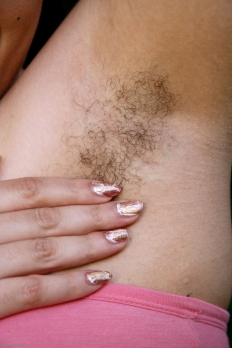 Chubby babe Marie strips naked & spreads her hairy pussy outdoors