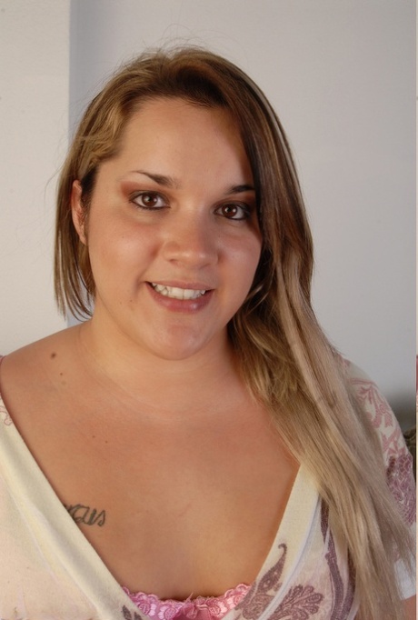 Caucasian fatty Christina undresses and shows her hairy twat up close