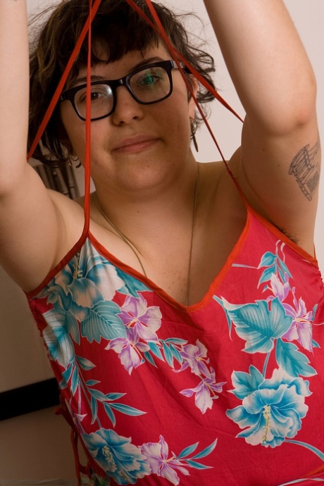 Hippie amateur Ester shows off her big natural tits & toys her hairy cunt