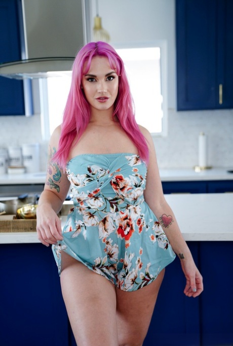 Pink-haired MILF Siri Dahl shows her big tits & gets her cunt stuffed in POV