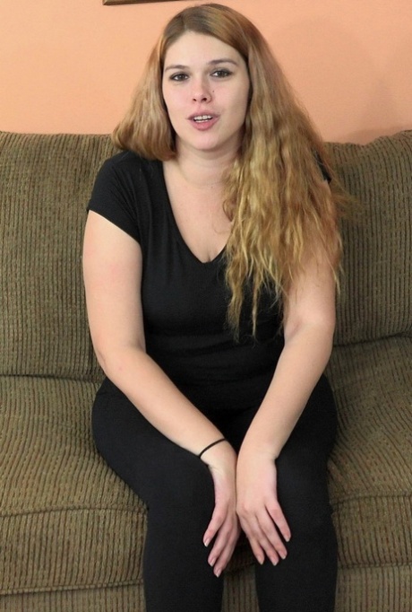 Curvy Latina Destiny DOA unveils her chubby body and blows a dick in POV