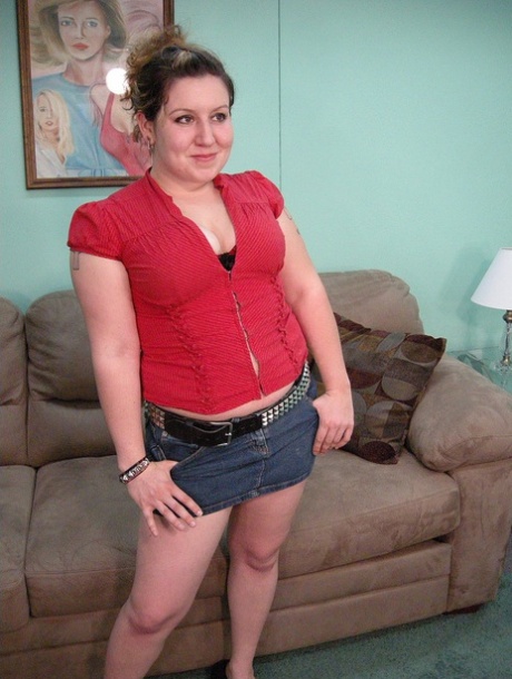 Sexy chubby babe Chloe strips completely naked in the living room