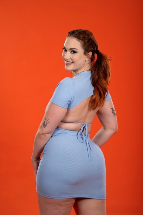 Gorgeous babe with a big ass Siri Dahl gets a pussy licking before having sex