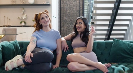 Beautiful lesbian babes Siri Dahl & Natalie Brooks have some oral sex