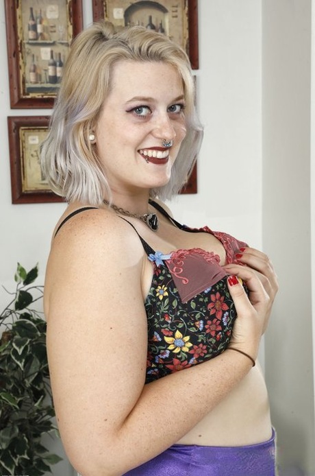 Chubby amateur Nyx Night bares her big tits & ass along with her hairy cunt